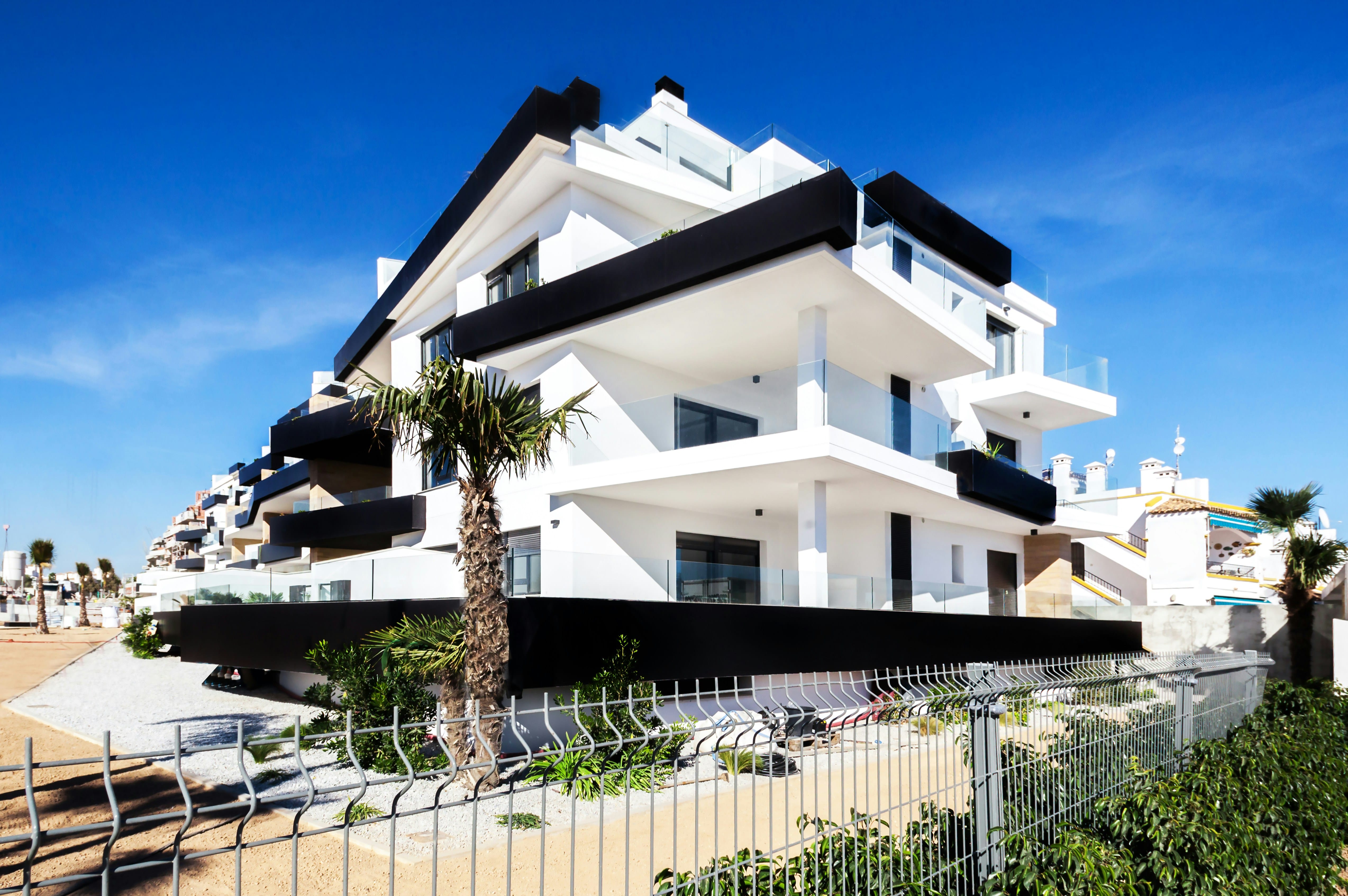 6 Bed Apartment Property for Sale in Sunninghill, Sandton (Gauteng)