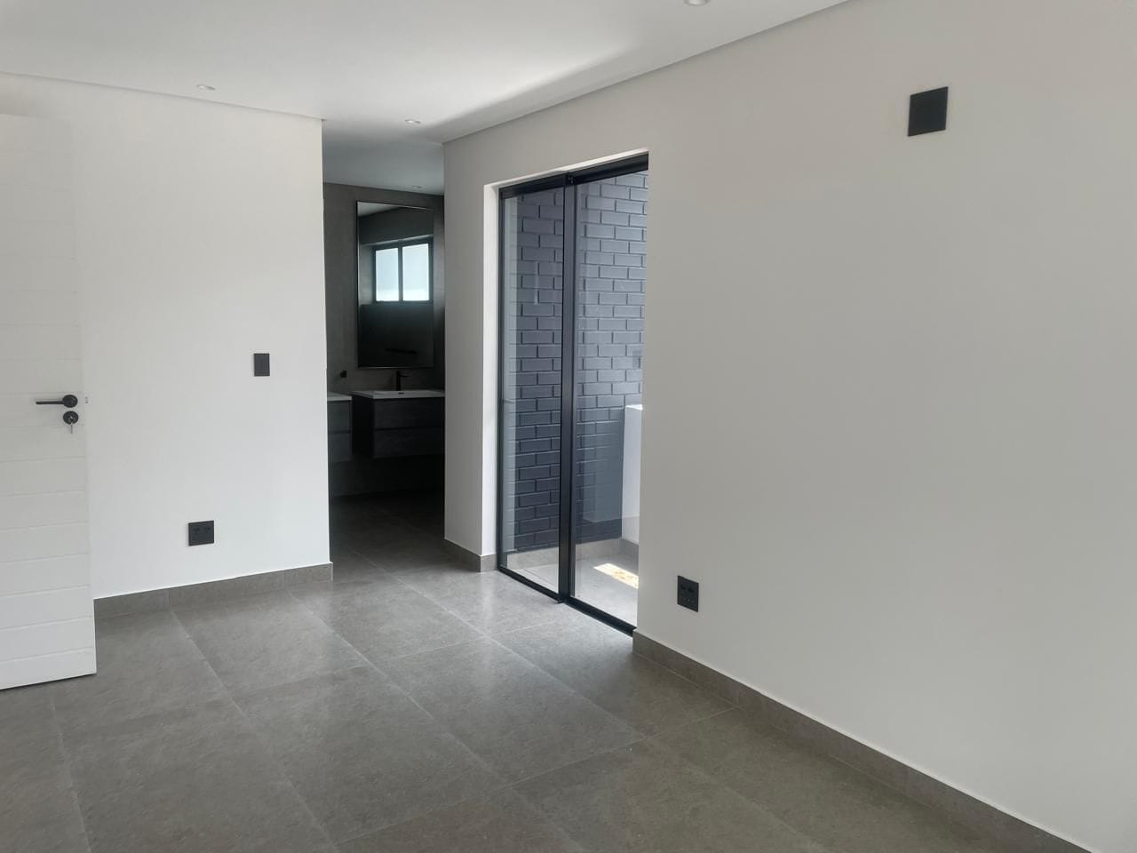 4 Bed Townhouse Property for Sale in Bryanston, Sandton (Gauteng)