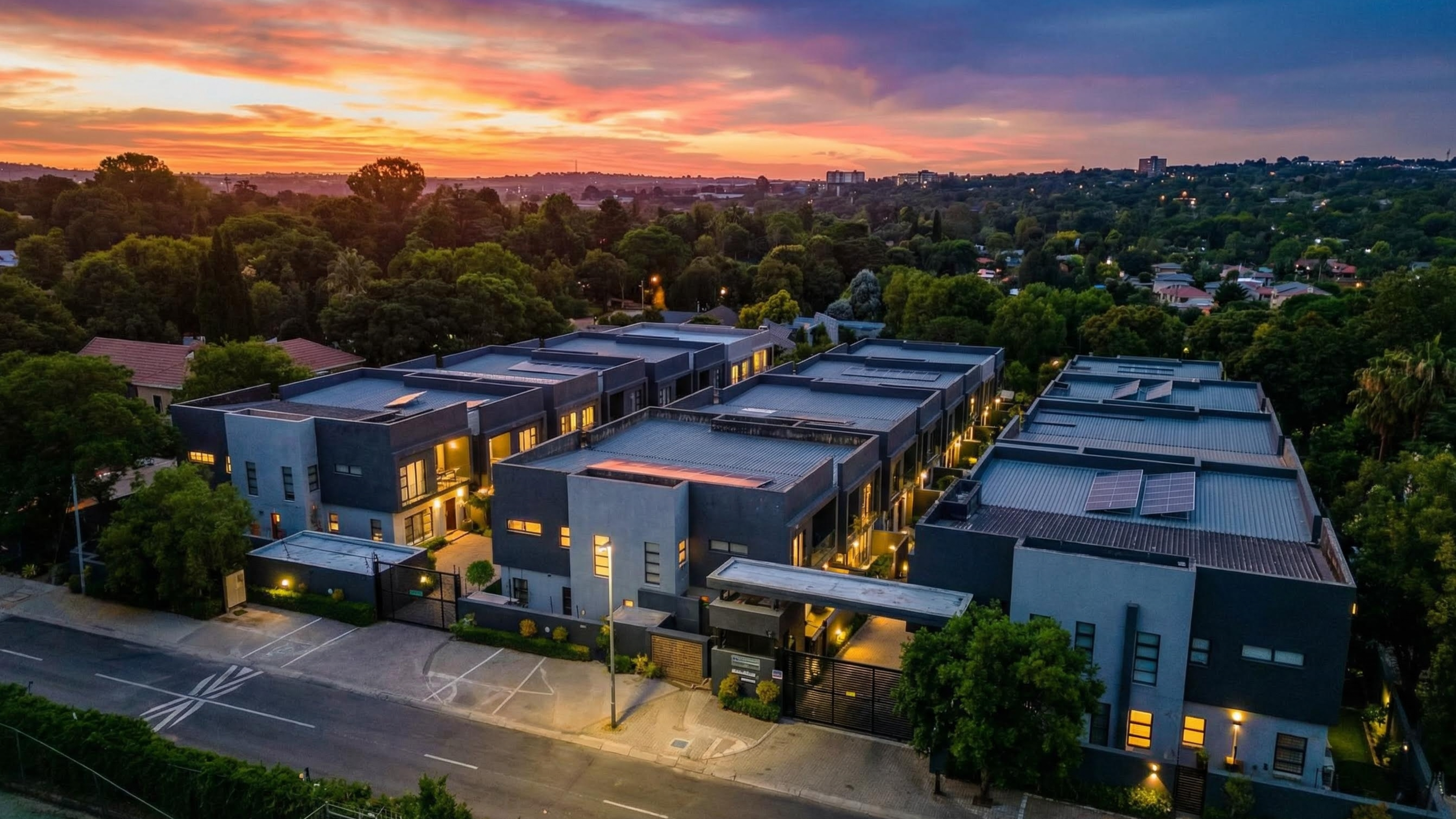 4 Bed Townhouse Property for Sale in Bryanston, Sandton (Gauteng)