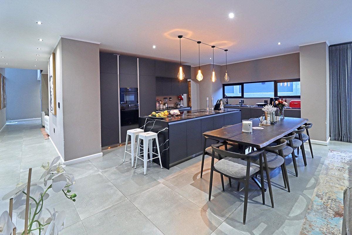 5 Bed House Property for Sale in Bryanston, Sandton (Gauteng)