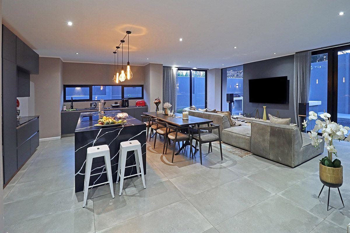 5 Bed House Property for Sale in Bryanston, Sandton (Gauteng)