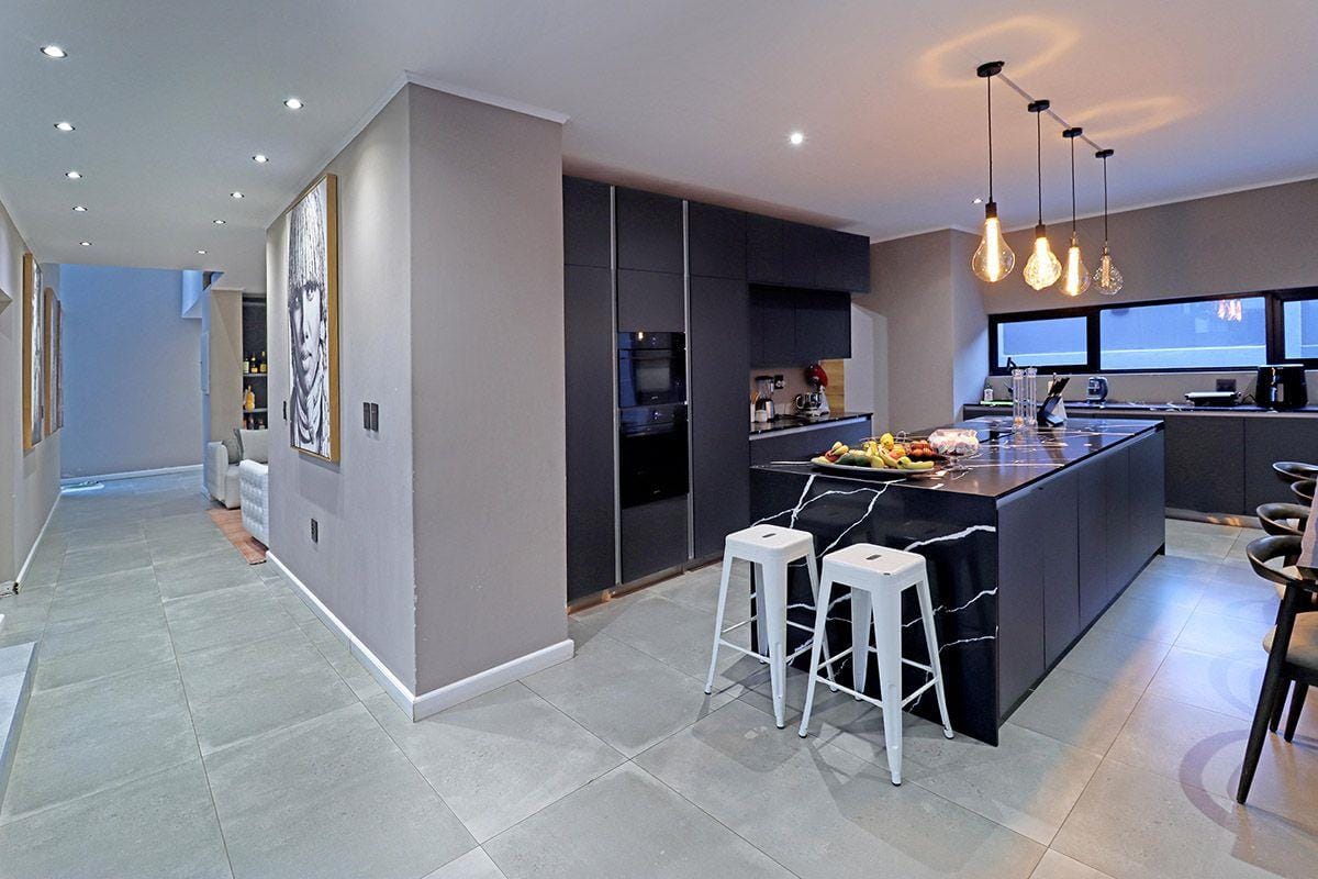 5 Bed House Property for Sale in Bryanston, Sandton (Gauteng)
