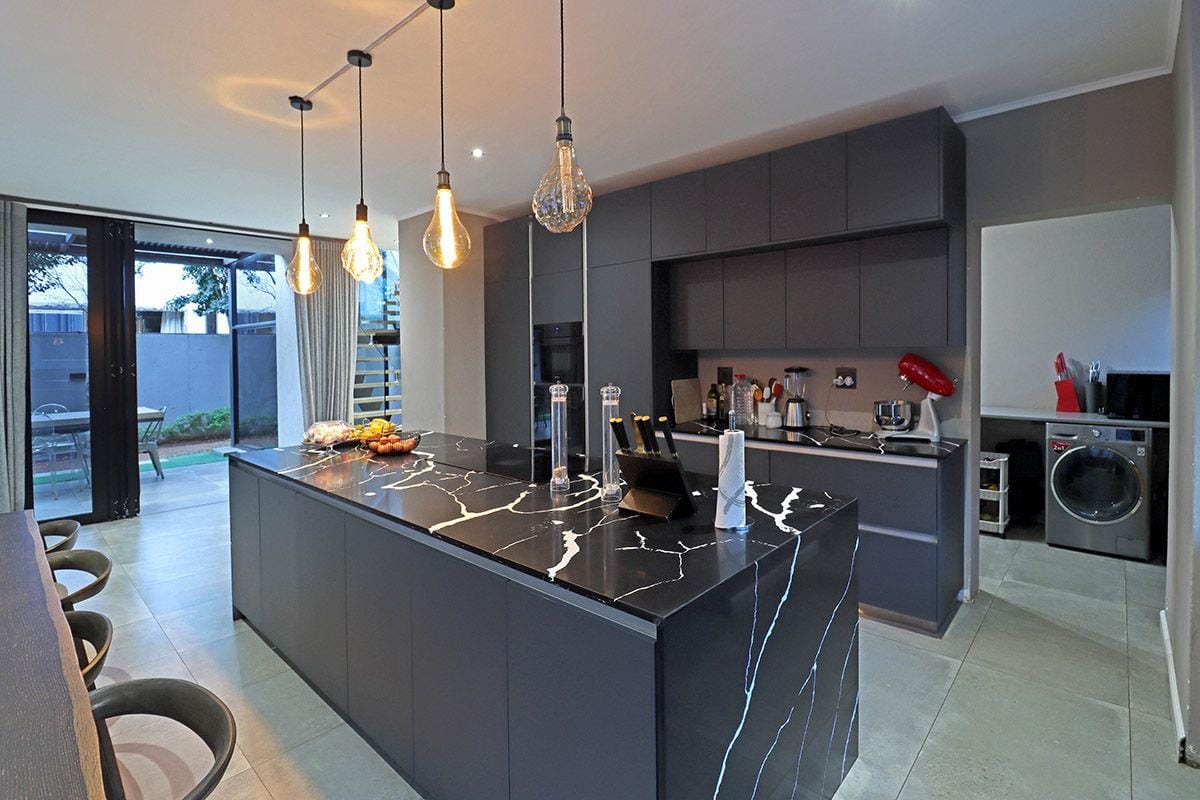 5 Bed House Property for Sale in Bryanston, Sandton (Gauteng)