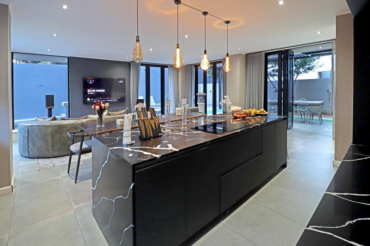 5 Bed House Property for Sale in Bryanston, Sandton (Gauteng)