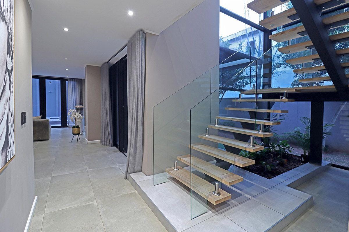 5 Bed House Property for Sale in Bryanston, Sandton (Gauteng)