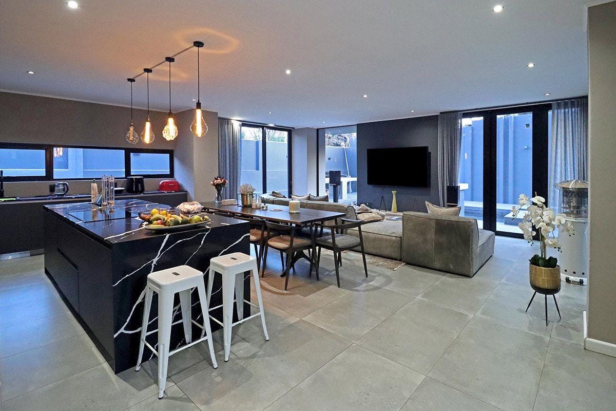 5 Bed House Property for Sale in Bryanston, Sandton (Gauteng)