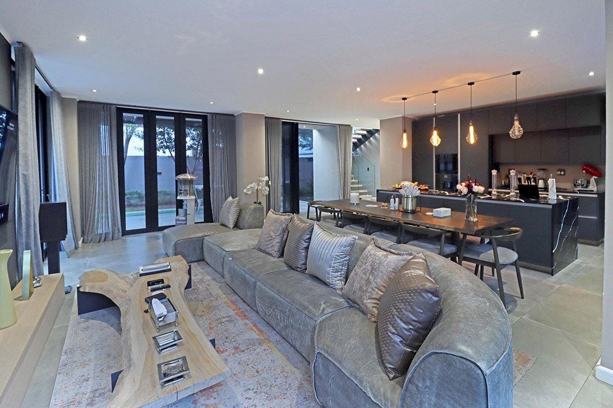 5 Bed House Property for Sale in Bryanston, Sandton (Gauteng)