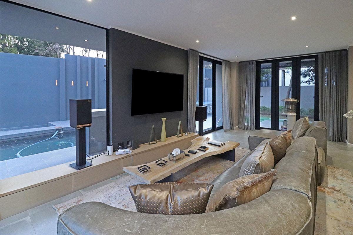 5 Bed House Property for Sale in Bryanston, Sandton (Gauteng)