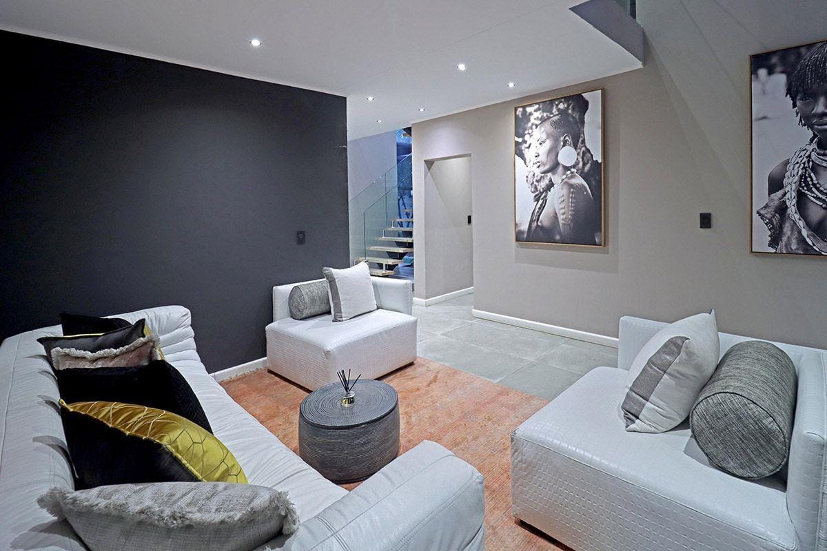 5 Bed House Property for Sale in Bryanston, Sandton (Gauteng)