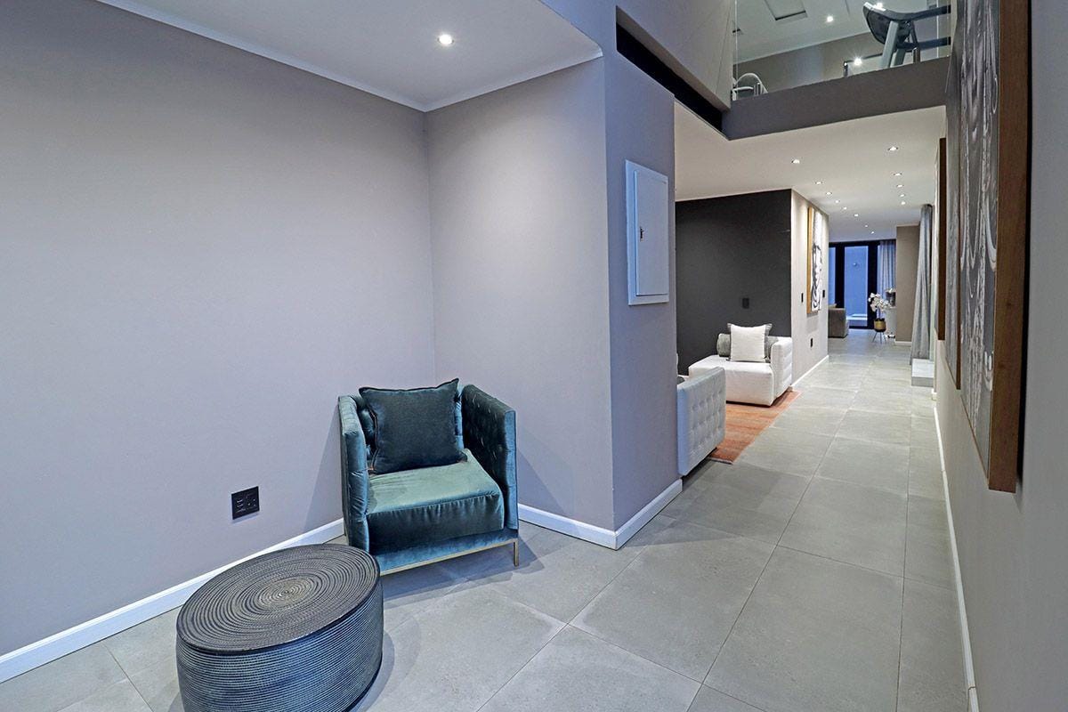 5 Bed House Property for Sale in Bryanston, Sandton (Gauteng)