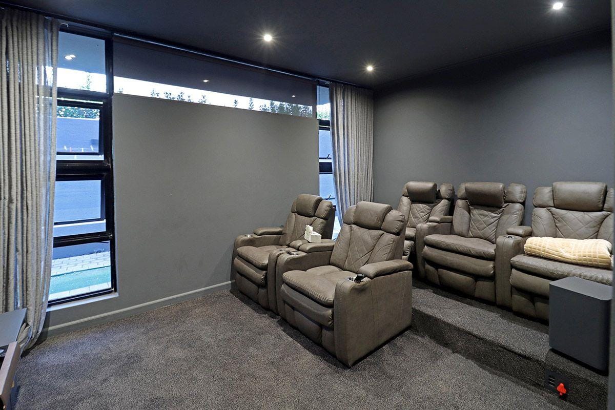 5 Bed House Property for Sale in Bryanston, Sandton (Gauteng)
