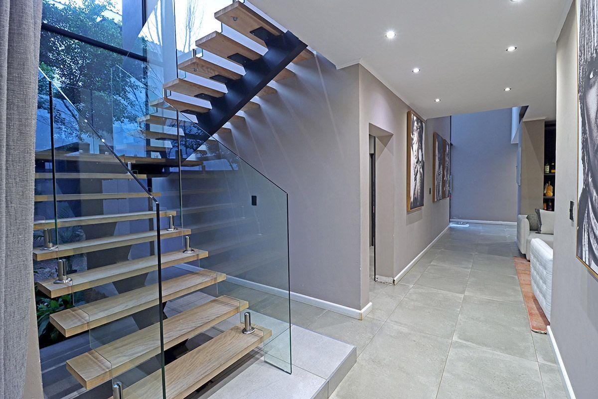 5 Bed House Property for Sale in Bryanston, Sandton (Gauteng)