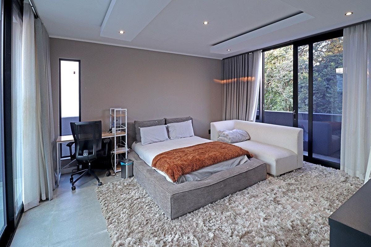 5 Bed House Property for Sale in Bryanston, Sandton (Gauteng)