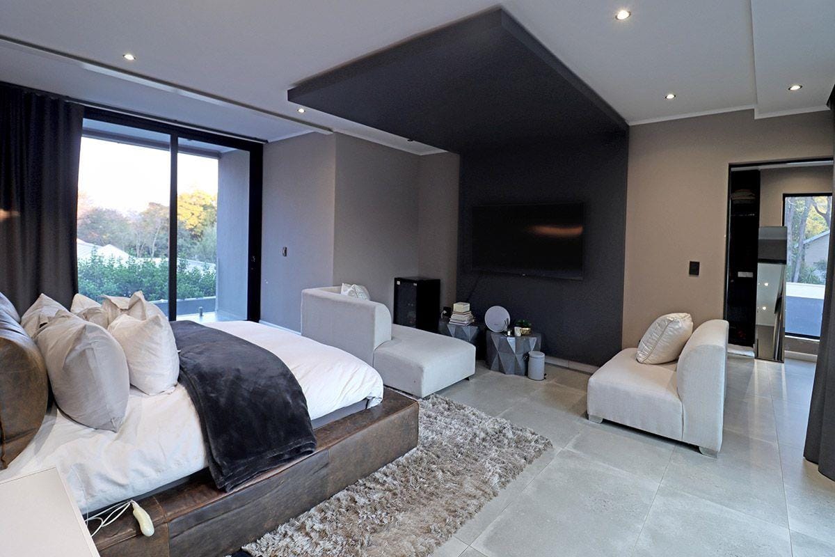 5 Bed House Property for Sale in Bryanston, Sandton (Gauteng)