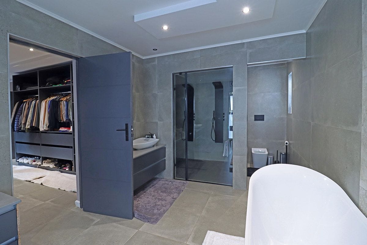 5 Bed House Property for Sale in Bryanston, Sandton (Gauteng)