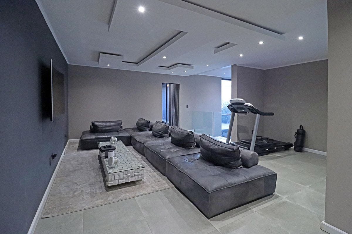 5 Bed House Property for Sale in Bryanston, Sandton (Gauteng)