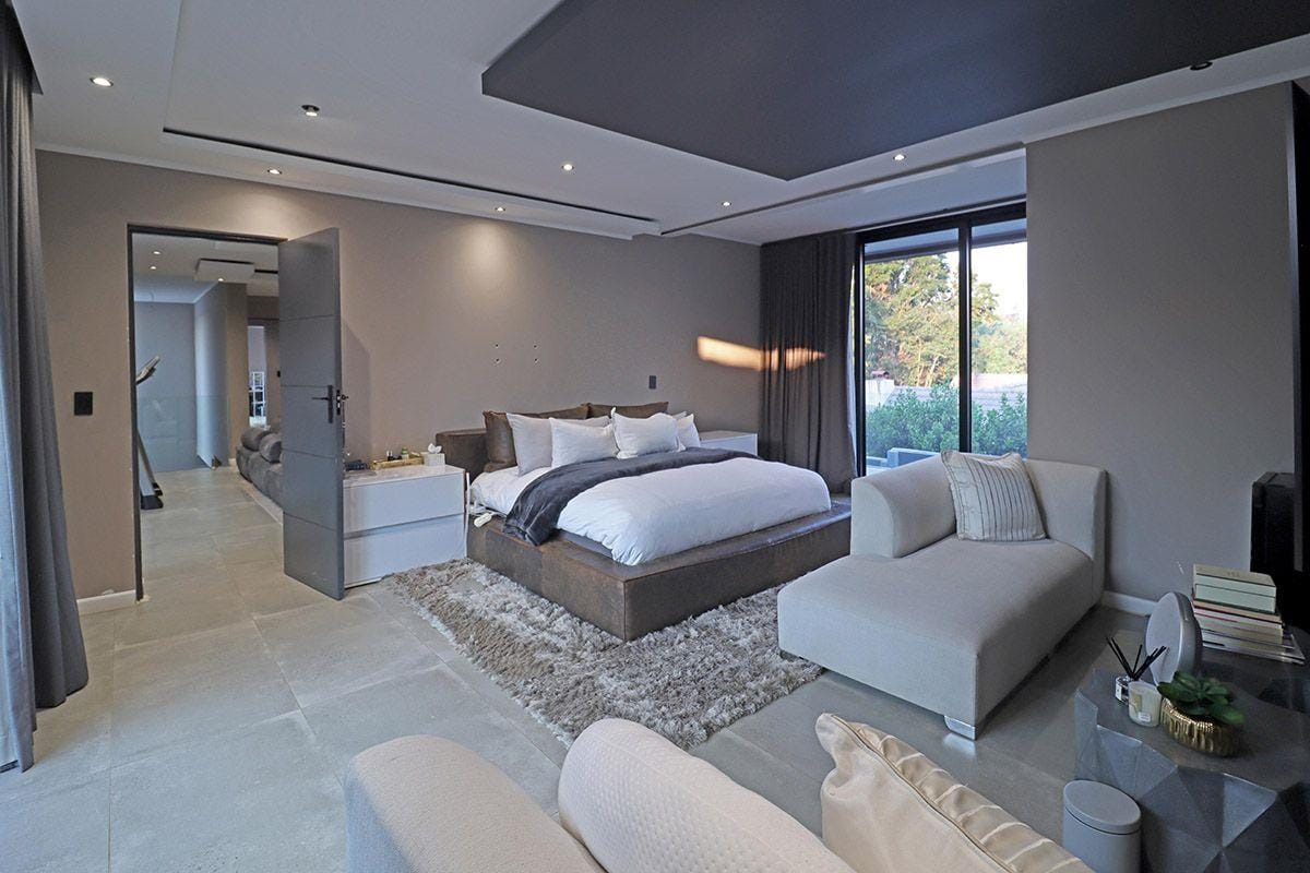 5 Bed House Property for Sale in Bryanston, Sandton (Gauteng)