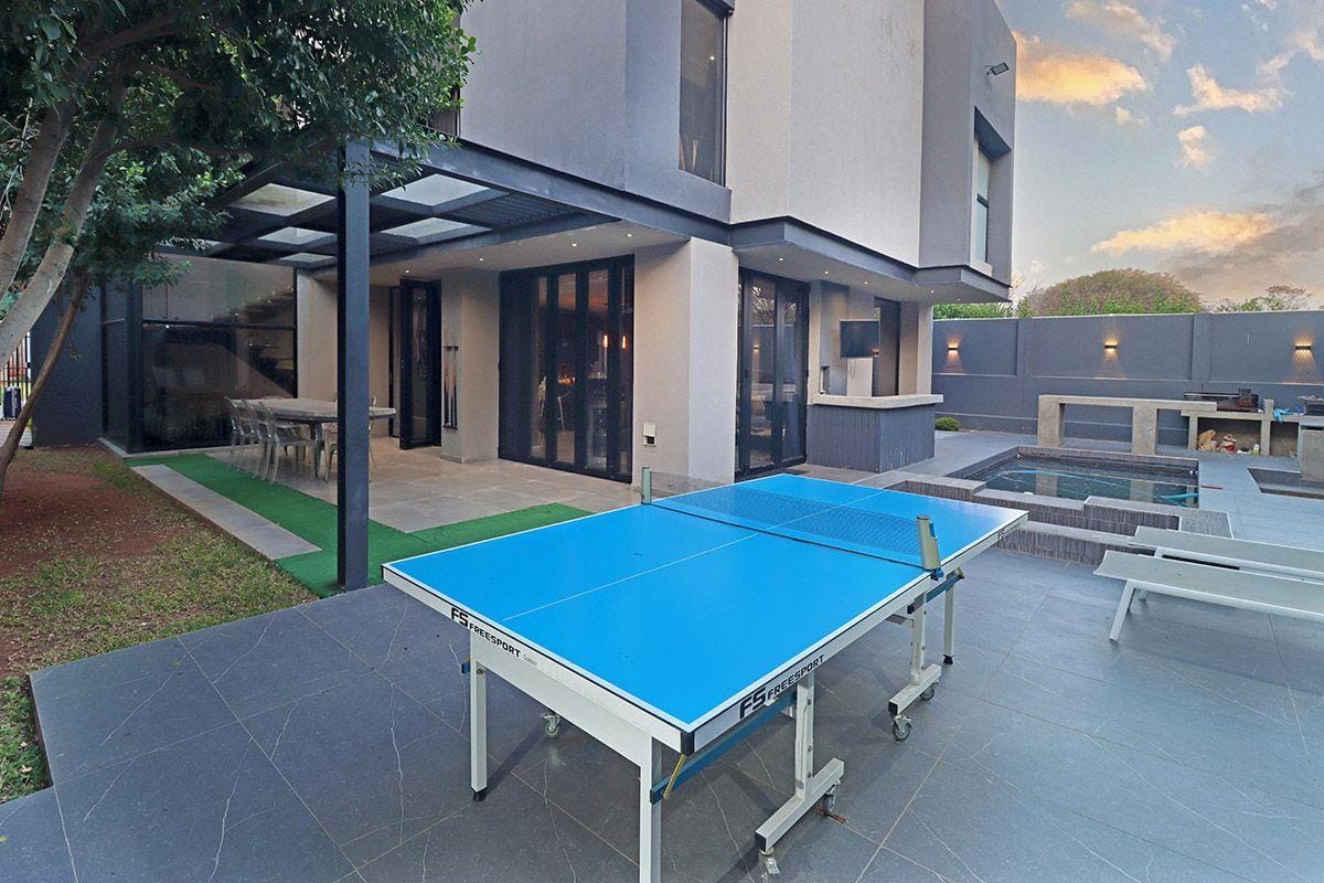 5 Bed House Property for Sale in Bryanston, Sandton (Gauteng)