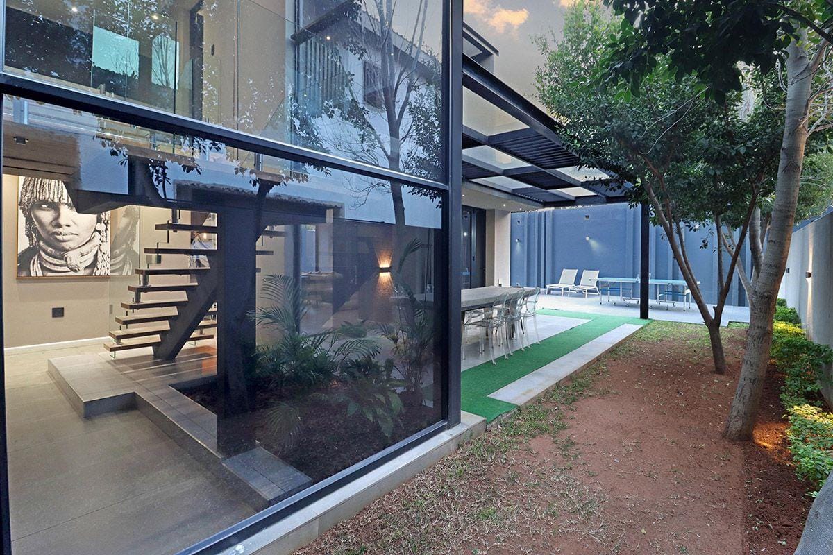 5 Bed House Property for Sale in Bryanston, Sandton (Gauteng)